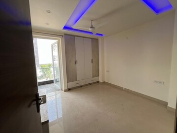 Room in 2 BHK Builder Floor at Mahavir Enclave – for Sale