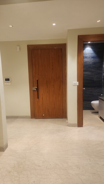 Furnished Amenities in 3 BHK Builder Floor at Ansal Sushant Lok I, Sector 43 – for Sale
