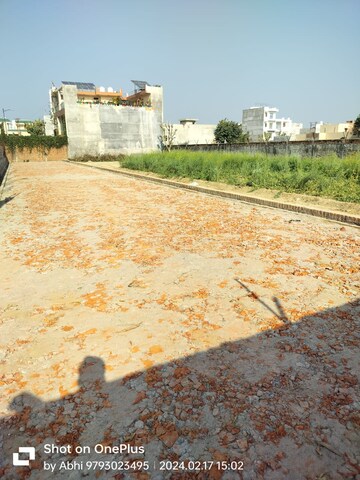  Plot For Sale in Jankipuram Extension