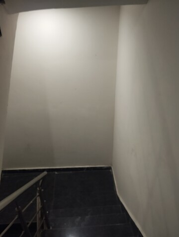 Furnished Amenities in 2 BHK Builder Floor at Mahavir Enclave – for Sale