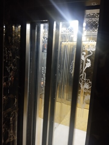 Building Lobby in 2 BHK Builder Floor at Mahavir Enclave – for Sale
