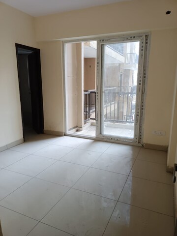 Room in 2 BHK Apartment at La Residentia, Tech Zone 4 Greater Noida – for Sale