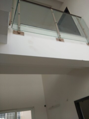 Furnished Amenities in 3.5 BHK Apartment at BPTP Discovery Park, Sector 80 – for Sale