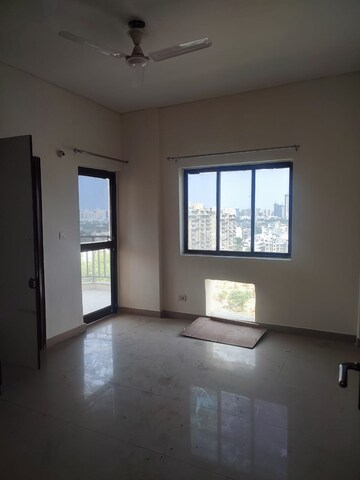 Room in 3.5 BHK Apartment at Ardee City Palm Grove Heights, Sector 52 – for Sale