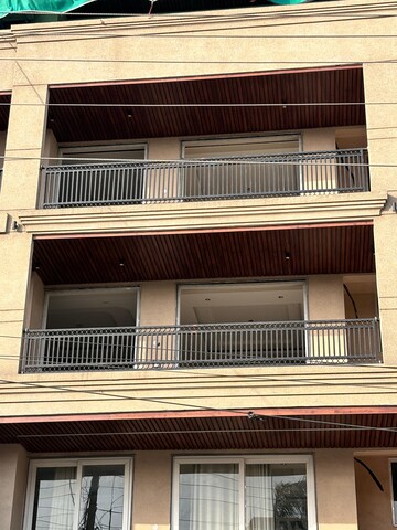 4 BHK Builder Floor For Sale in Sainik Colony