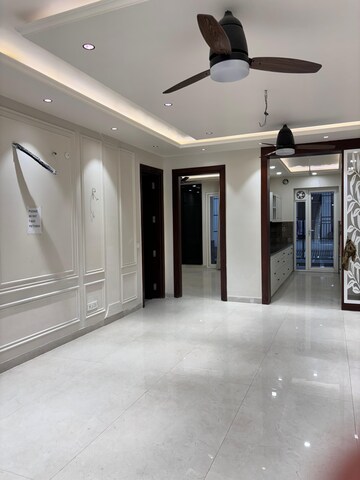 Room in 4 BHK Builder Floor at Sainik Colony – for Sale