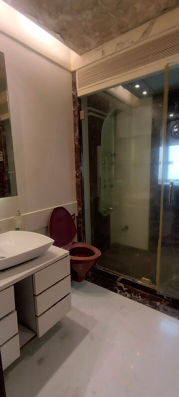 Bathroom in 3.5 BHK Apartment at Worli Naka – for Sale