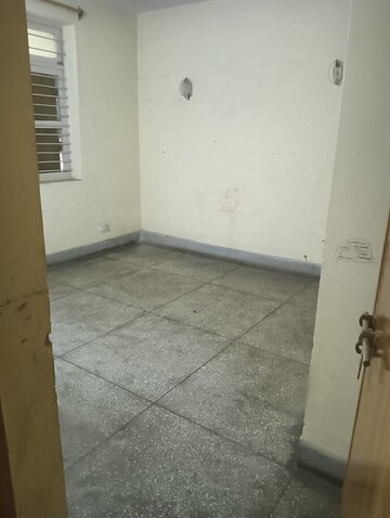 Room in 1 RK Builder Floor at Sector 36 Greater Noida – for Sale