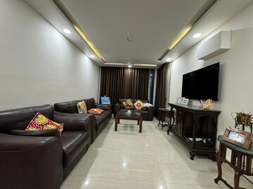 Gym in 3 BHK Builder Floor at Sushant Lok ii – for Sale