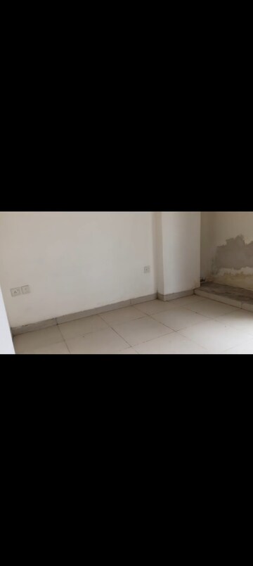 Room in 2 BHK Apartment at GH-7 Crossings Republik, Vijay Nagar – for Sale