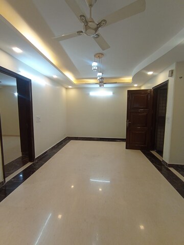 Room in 2 BHK Apartment at Panchsheel Wellington, Sain Vihar – for Sale