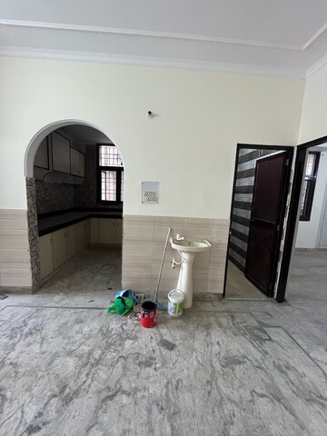 Parking in 3 BHK Apartment at Shalimar Apartments Shalimar Garden, Shalimar Garden – for Sale