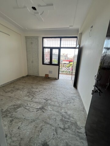 Parking in 3 BHK Apartment at Shalimar Apartments Shalimar Garden, Shalimar Garden – for Sale