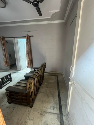Balcony in 2 BHK Apartment at Shalimar Apartments Shalimar Garden, Shalimar Garden – for Sale