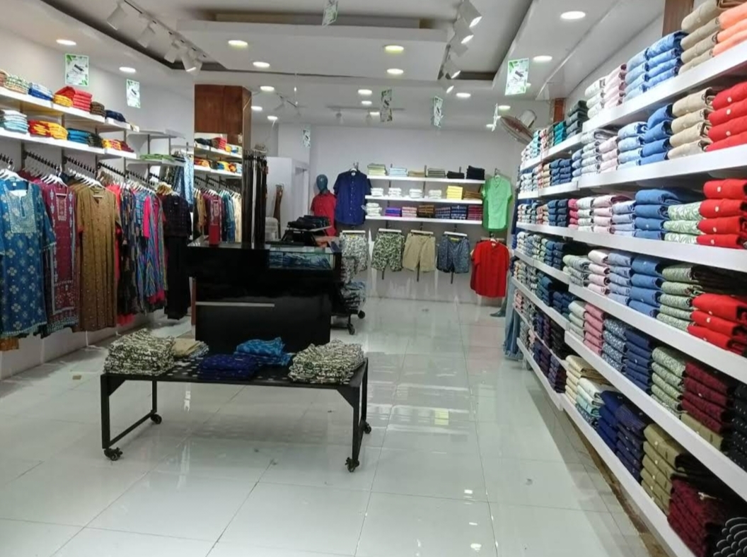 Commercial Shop 1400 Sq.Ft. For Rent in Andheri West Mumbai  7181423