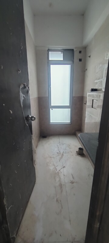 Room in 3 BHK Apartment at Diamond Destiny, Dadar West – for Sale