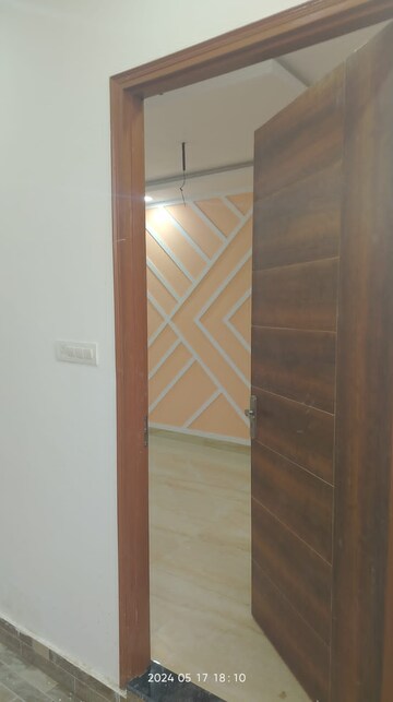 Staircase in 3 BHK Villa at Sultanpur Road – for Sale