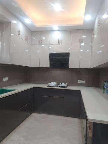 Kitchen in 4 BHK Builder Floor at Spire Wood, Sector 46 – for Sale
