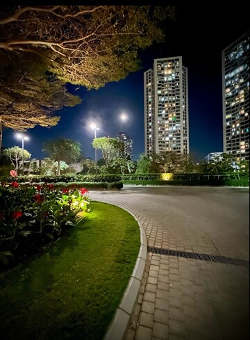 6 BHK Apartment – Exterior View View at Oberoi Realty Esquire, Goregaon East - for Sale