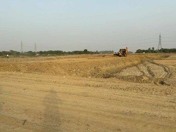  Plot For Sale in Safedabad