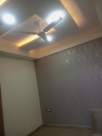 Furnished Amenities in 3 BHK Builder Floor at Sector 73 – for Sale