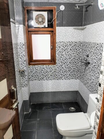 Living Room in 2 BHK Builder Floor at Sector 40 – for Sale
