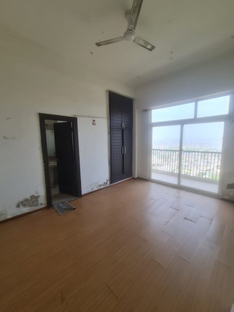 Room, amrapali-platinum 3 Bedroom 1625 Sq.Ft. Apartment In Sector 119 Noida 7182831
