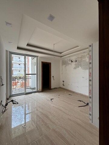Room in 3 BHK Builder Floor at Faridabad Central – for Sale