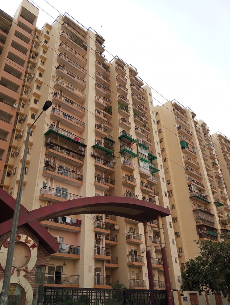Exterior View, aims-golf-city 2 Bedroom 950 Sq.Ft. Apartment In Sector 75 Noida 7183173