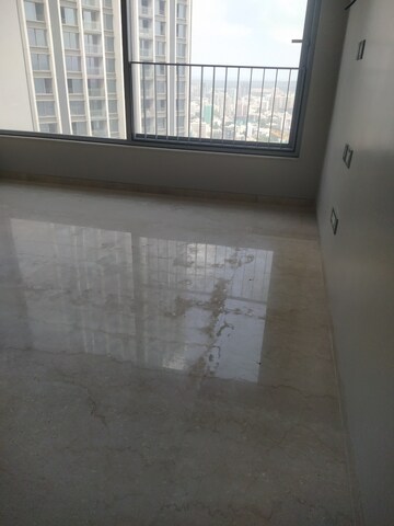 Room in 2 BHK Apartment at Goregaon East – for Sale