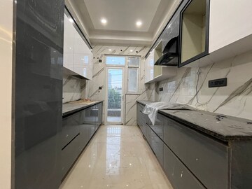 Kitchen in 3.5 BHK Builder Floor at Sector 57 – for Sale