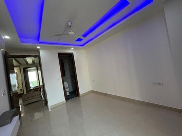 Furnished Amenities in 3 BHK Builder Floor at Mahavir Enclave – for Sale