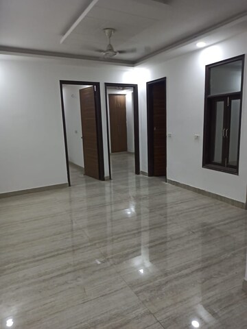 Room in 3 BHK Builder Floor at Chattarpur – for Sale