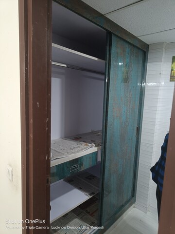 Bathroom in 5 BHK Apartment at Omaxe The Legends, Gomti Nagar – for Sale