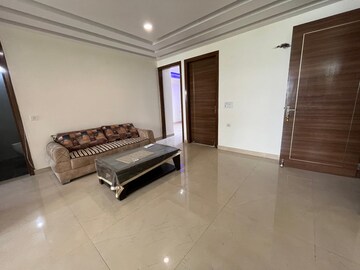 Living Room in 1.5 BHK Builder Floor at Mahavir Enclave – for Sale