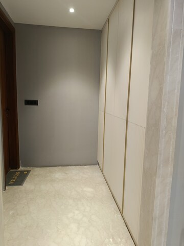 Room in 4 BHK Builder Floor at Unitech South City II, Sector 50 – for Sale