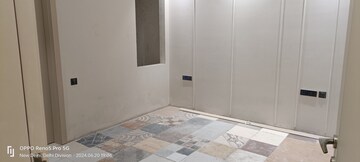 Room in 4 BHK Builder Floor at Janakpuri – for Sale