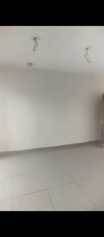 Room in 2 BHK Apartment at Panchsheel Greens II, Sector 16 Greater Noida – for Sale