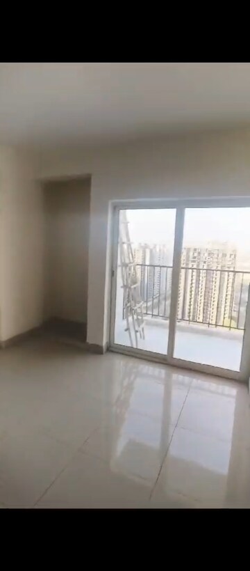 Room in 2 BHK Apartment at Panchsheel Greens II, Sector 16 Greater Noida – for Sale