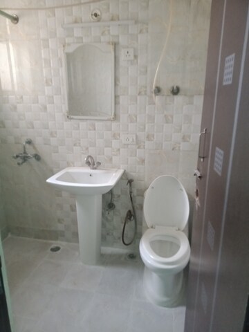Bathroom in 2.5 BHK Apartment at Ansal Royal Heritage, Sector 70 – for Sale