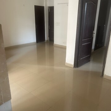 Room in 3 BHK Apartment at Amrapali Princely Estate, Sector 76 – for Sale