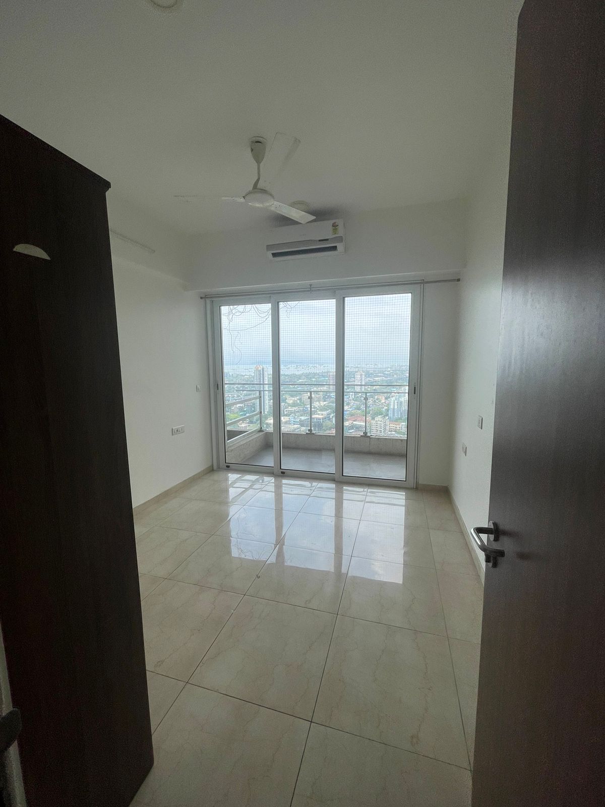 2 BHK Apartment For Rent in LnT Realty Crescent Bay Parel Mumbai  7186960