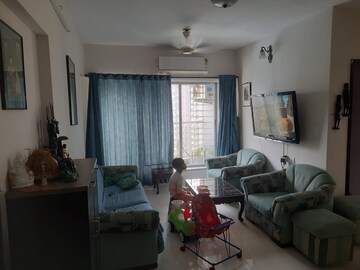 Living Room in 2 BHK Apartment at Unique Poonam Estate Cluster 2, Mira Road – for Sale