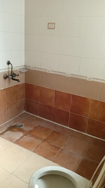 Bathroom in 3 BHK Apartment at Sam India Palm Grove Apartments, Sector 50 – for Sale
