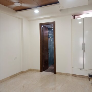 Room in 3 BHK Builder Floor at Chittaranjan Park – for Sale
