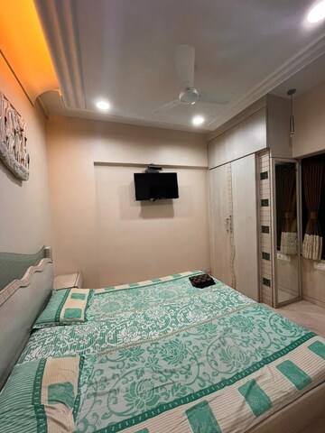 Bedroom in 2 BHK Apartment at Andheri West – for Sale