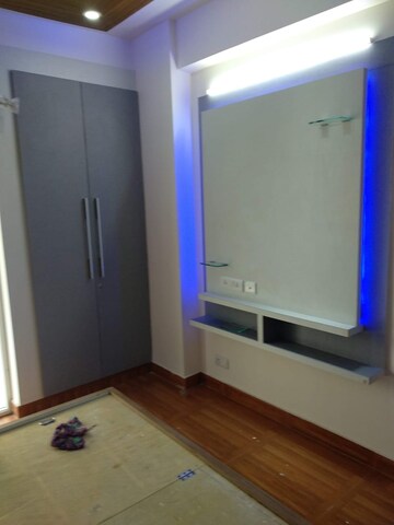 Room in 2 BHK Apartment at Eros Sampoornam, Sector 2 Greater Noida – for Sale