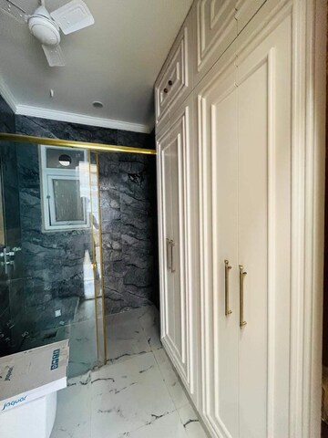 Building Lobby in 3 BHK Builder Floor at BPTP Green Oaks, Sector 70a – for Sale