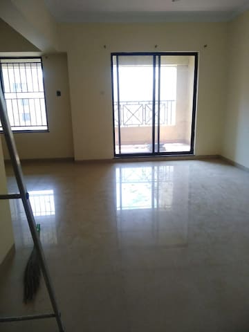 Room in 2 BHK Apartment at Icon Windsor Residency, Balewadi – for Sale