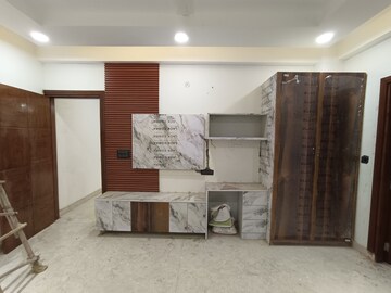 Room in 4 BHK Builder Floor at Green Fields Colony – for Sale
